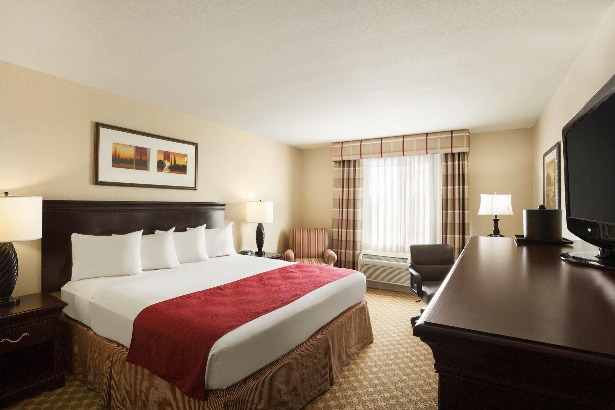 Quality Inn & Suites Alexandria Exterior foto